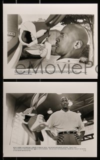 8d917 SPACE JAM presskit w/ 16 stills 1996 Michael Jordan & Bugs Bunny play basketball!