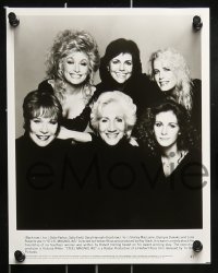 8d930 STEEL MAGNOLIAS presskit w/ 15 stills 1989 Sally Field, Dolly Parton, MacLaine, Hannah