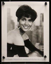 8d935 STRICTLY BUSINESS presskit w/ 8 stills 1991 sexy young Halle Berry, Tommy Davidson