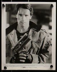 8d945 TERMINATOR presskit w/ 8 stills 1984 classic Arnold Schwarzenegger, Biehn, Linda Hamilton!