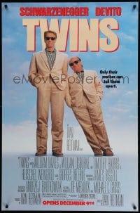 8r123 TWINS half subway 1988 Arnold Schwarzenegger & Danny DeVito are an unlikely duo!