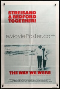 8r970 WAY WE WERE int'l 1sh 1973 Barbra Streisand & Robert Redford walk on the beach!