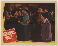 8z090 ARKANSAS JUDGE LC 1941 close up of crowd watching Roy Rogers about to beat a man down!