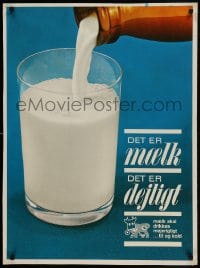 1d379 DET ER MAELK 26x35 Danish advertising poster 1980 cool image of milk being poured!