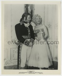 1h255 DESIREE candid 8x10 still 1954 sexy Marilyn Monroe in costume visits Marlon Brando on the set!