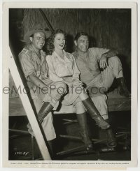 1h542 LEECH WOMAN candid 8.25x10 still 1960 Coleen Gray, Phillip Terry & Van Dreelan smiling on set!