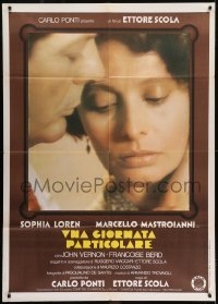 2p603 SPECIAL DAY Italian 1p 1977 super close image of Sophia Loren & Marcello Mastroianni!