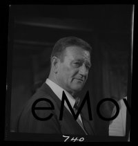 4d312 HELLFIGHTERS group of 12 2x2 negatives 1968 John Wayne, Katharine Ross, Vera Miles, candids!