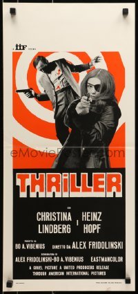 4y989 THEY CALL HER ONE EYE Italian locandina 1974 cult classic, Christina Lindberg with gun!