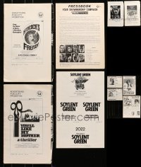 5d265 LOT OF 10 UNCUT PRESSBOOKS 1970s advertising for a variety of different movies!