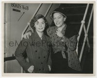 5x353 GLORIA SWANSON 8.25x10 still 1950 she's arriving in England with her daughter Michele!