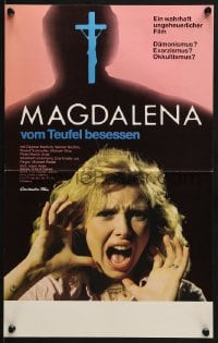 6k424 BEYOND THE DARKNESS German 12x19 1974 something evil is in this woman, tonight it must die!