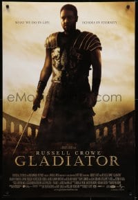 6r347 GLADIATOR int'l DS 1sh 2000 Ridley Scott, cool image of Russell Crowe in the Coliseum!