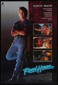 6r750 ROAD HOUSE 1sh 1989 full-length Patrick Swayze is the best bouncer in the business!