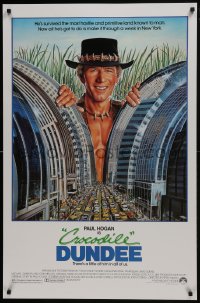 7g600 CROCODILE DUNDEE 1sh 1986 cool art of Paul Hogan looming over New York City by Daniel Goozee!