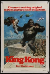 8m362 KING KONG linen teaser 1sh 1976 John Berkey art of BIG Ape standing on the Twin Towers!