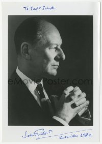 9r650 JOHN GIELGUD signed 5x7 publicity photo 1982 profile portrait of the great English actor!