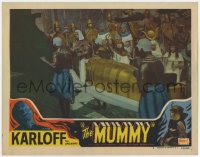 9y705 MUMMY LC #5 R1951 Boris Karloff watches Egyptians carrying golden sarcophagus!