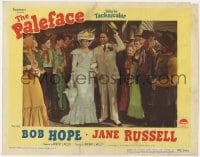 9y747 PALEFACE LC #2 1948 crowd admires Bob Hope & sexy Jane Russell all dressed up!