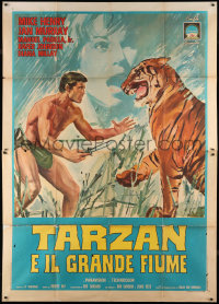 9f286 TARZAN & THE GREAT RIVER Italian 2p 1968 different art of Mike Henry fighting tiger, rare!