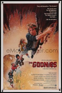 1c645 GOONIES 1sh 1985 wonderful Drew Struzan art of top cast hanging from stalactite!