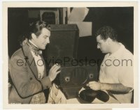 1t209 CAMILLE candid 8x10.25 still 1937 Robert Taylor & director George Cukor chat between scenes!