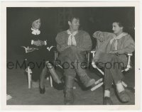 2h586 LOVE ON THE RUN candid 8x10.25 still 1936 Anita Loos' niece visits Joan Crawford & Clark Gable!