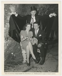 4w1302 HOUSE OF FRANKENSTEIN candid 8.25x10 still 1944 John Carradine over Anne Gwynne & Coe on set!