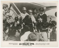 4w1377 LA DOLCE VITA 8x10 still 1961 reporters interview Anita Ekberg, Federico Fellini classic!