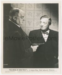 4w1463 MASK OF DIMITRIOS 8.25x10 still 1944 c/u of Sydney Greenstreet pointing gun at Peter Lorre!