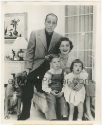 4w1309 HUMPHREY BOGART/LAUREN BACALL 8.25x10 news photo 1957 with kids Stephen & Leslie in 1954!