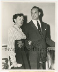 4w1361 JUDY GARLAND/SIDNEY LUFT 8.25x10 news photo 1952 late for court hearing with her agent/fiance!