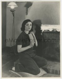 5s0348 POLA NEGRI deluxe 10.75x14 still 1931 in her California beach house by Emmett Schoenbaum!