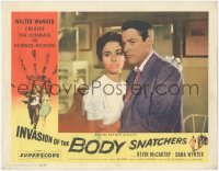 6m0121 INVASION OF THE BODY SNATCHERS LC 1956 best close up of scared Kevin McCarthy & Dana Wynter!