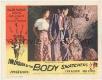 6m0128 INVASION OF THE BODY SNATCHERS LC 1956 scared Kevin McCarthy & Dana Wynter inside cave!