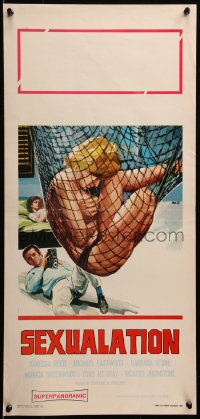 7b0834 SEXUALATION Italian locandina 1968 Avelli art of man photographing woman trapped in net!