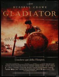 7y0942 GLADIATOR DS French 1p 2000 close up of kneeling Russell Crowe, directed by Ridley Scott!