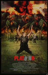 8a1046 PLATOON int'l 25x39 1sh 1986 Stone, Vietnam, classic scene w/ Willem Dafoe, no border design!