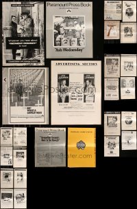 8h0232 LOT OF 26 UNCUT PRESSBOOKS 1950s-1970s advertising for a variety of different movies!