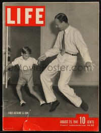 8m0737 LIFE magazine August 25, 1941 Fred Astaire teaching his son to dance by Bob Landry!