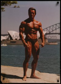 8p0275 ARNOLD SCHWARZENEGGER 19x27 special poster 1985 near Sydney Opera House, pose facing camera!