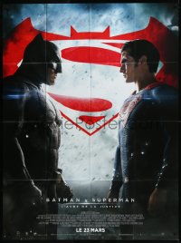 9b1330 BATMAN V SUPERMAN advance French 1p 2016 c/u of Ben Affleck and Henry Cavill facing off!