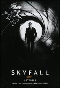 9f1104 SKYFALL teaser DS 1sh 2012 November style, Daniel Craig as James Bond standing in gun barrel!