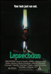 9k0865 LEPRECHAUN 1sh 1993 Warwick Davis, super young Jennifer Aniston, your luck just ran out!