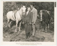 9t0915 LADY EVE 8x10 key book still 1941 Barbara Stanwyck & Henry Fonda standing between horses!