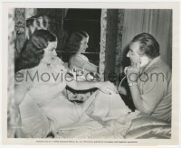 9t0971 SCARLET STREET candid 8x10 still 1945 Fritz Lang shows Joan Bennett how to make a phone call!