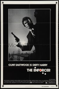 9t1418 ENFORCER 1sh 1976 classic image of Clint Eastwood as Dirty Harry holding .44 magnum!