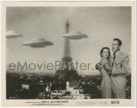 1a1492 EARTH VS. THE FLYING SAUCERS 8x10.25 still 1956 Joan Taylor, Marlowe & UFOs by Eiffel Tower!