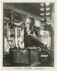 1a1495 EVIL OF FRANKENSTEIN 8x10.25 still 1964 c/u of Peter Cushing with human heart in water tank!