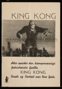 1a1424 KING KONG Danish program R1940s best image of giant ape carrying Fay Wray over New York!